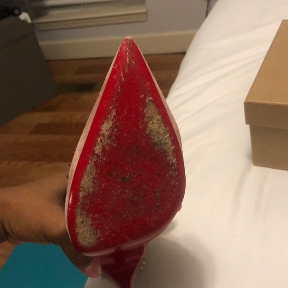 Louboutin - Picture 2 of 3